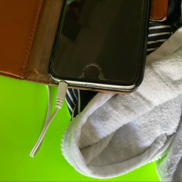 Hoodie Buddies hoodie with earbuds - Picture 11 of 11